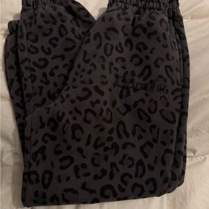 Comfrt Kids Leopard Print Sweatpants - Gray